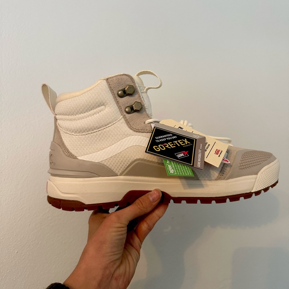 Vans High MTE GoreTex Cream - NWT - Unisex M8.5/W10